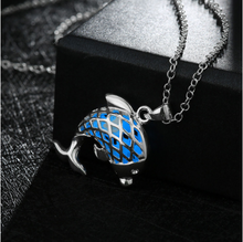 Load image into Gallery viewer, Dolphin Backer Link Chain Glowing Luminous Necklace