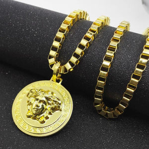 Hip Hop Gold Round Medusa Head Pendant Necklace Chain Length: 80cm(Gold)