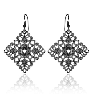 Lacey Diamond Black Earrings