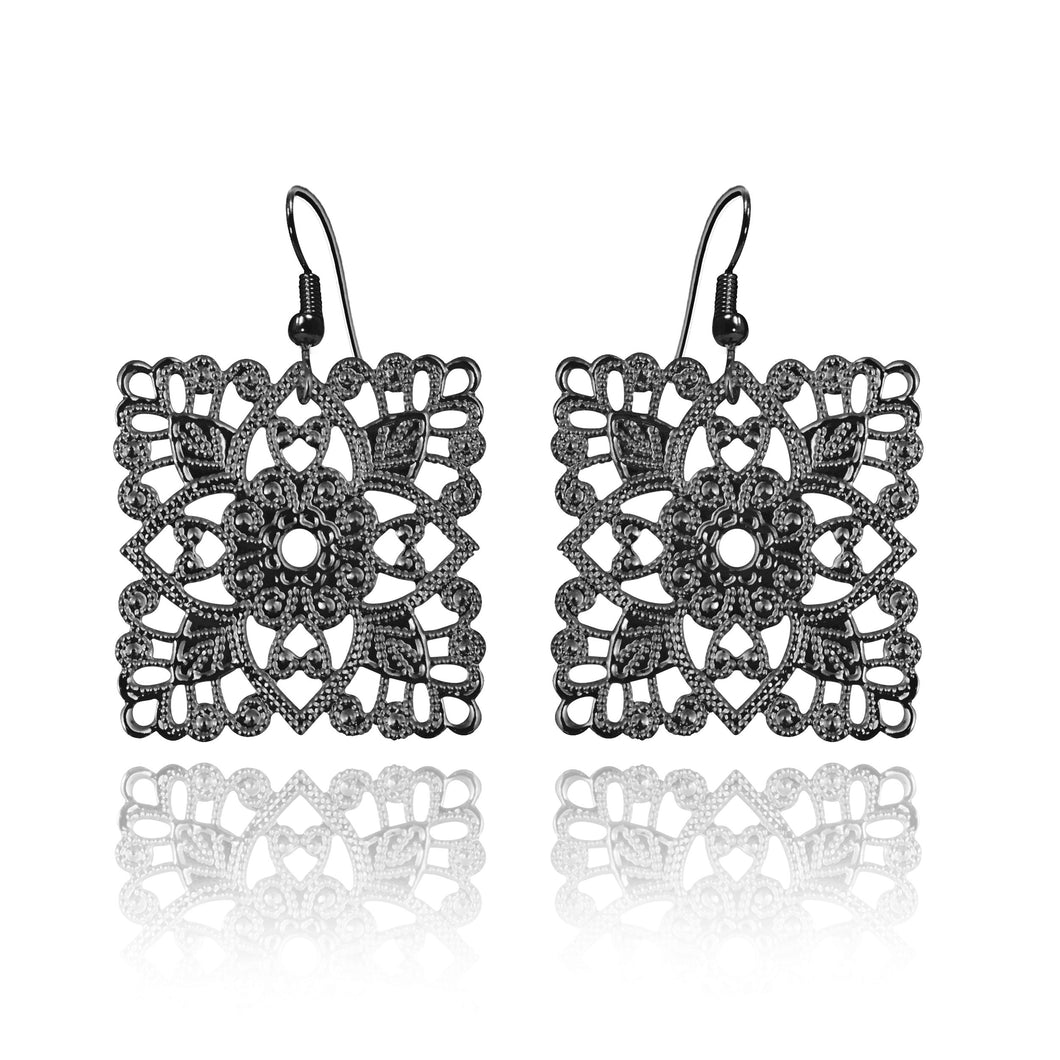 Lacey Square Black Earrings