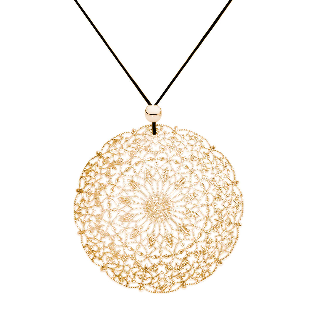 Lacey YG Circle Necklace