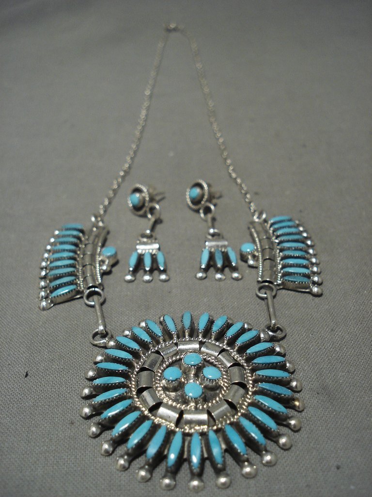 Amazing Vintage Zuni 'Natural Needle Turquoise' Native American Jewelry Silver Necklace Earrings