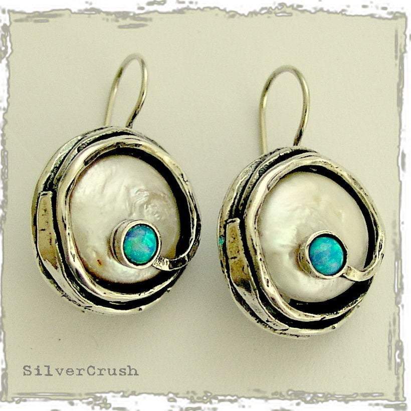 Blue opal coin pearl earrings - Eye of the storm E7897A