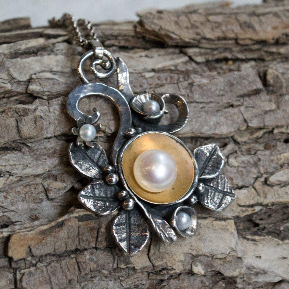 Nature jewelry, Leaf necklace, silver Gold pendant, leaves necklace, pearl necklace, botanical jewelry, vine pendant - Crazy love N4630B