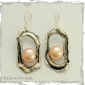 Peach pearl silver Earrings, loop earrings, organic earrings, dangle earrings, drop earrings, fresh water pearls - Pearl in the rough E2058