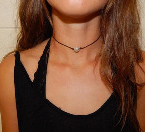 High Quality Pearl and Leather Necklace Choker-03322